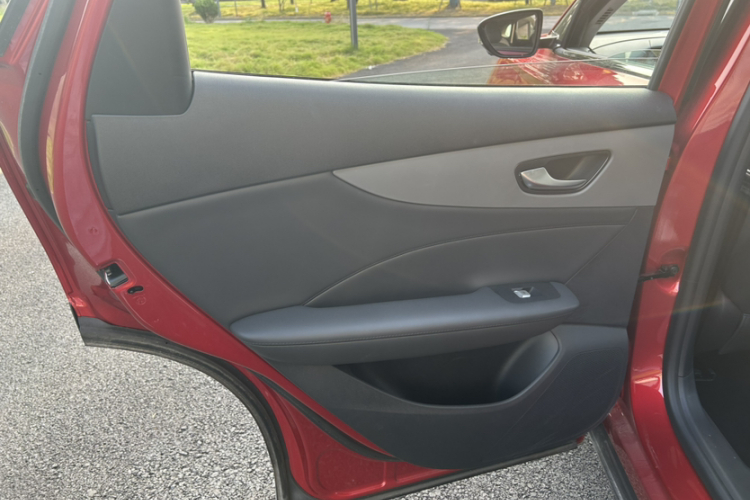 MG ES5 car image #28