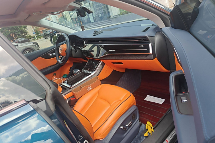 Audi Q8 2021 car image #28