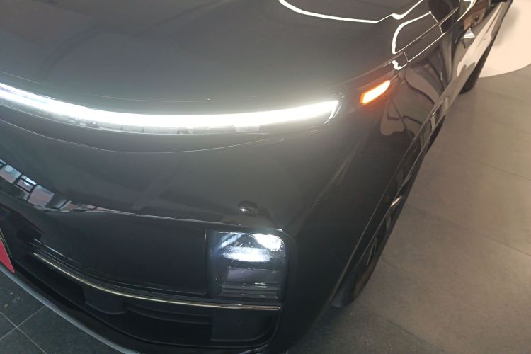 Li L8 2022 изображение автомобиля #28