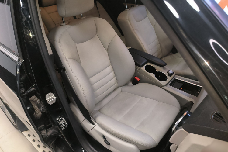 Mercedes-Benz GLK Class 2015 car image #28