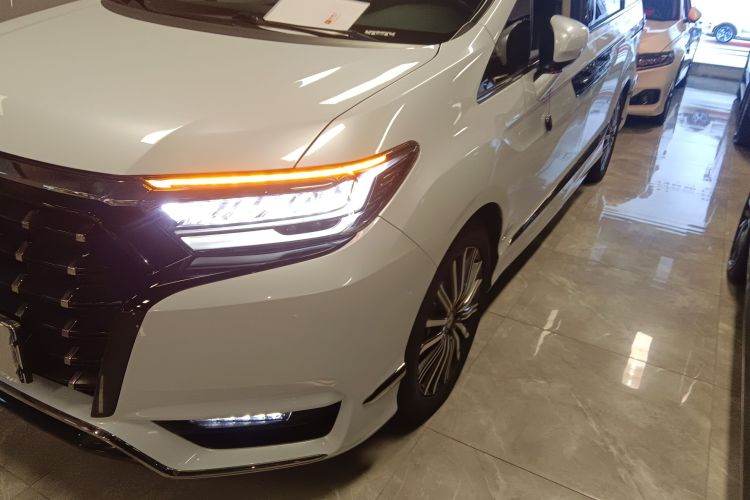 Honda Elysion 2025 car image #28