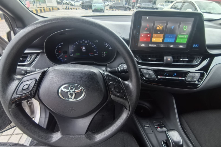 Toyota C-HR EV 2021 immagine di auto #28