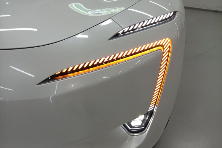 Avatr 11 2024 car image #28