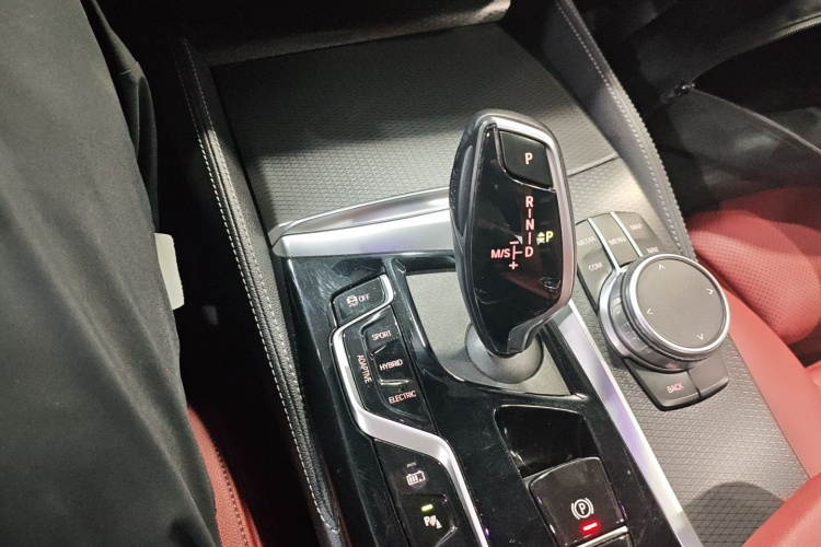 BMW M5 New Energy 2021 #28 BMW M5 New Energy 2021 car image #28