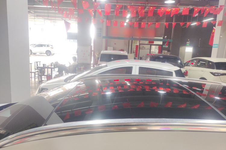 Mercedes-Benz GLA Class 2018 car image #28