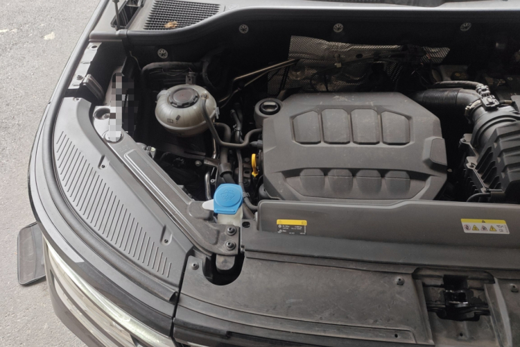 Volkswagen Tavendor 2023 car image #28