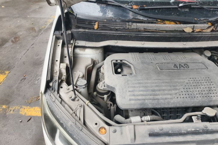 Forthing S500 2016 car image #28