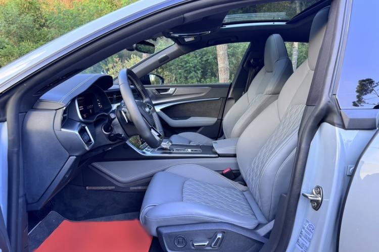 Audi A7L 2024 immagine di auto #28