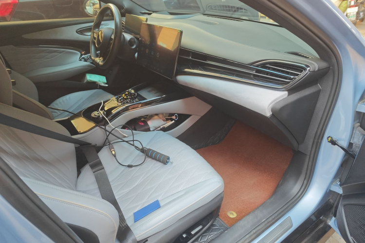 BYD Seal 2023 car image #28