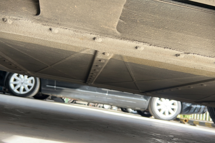 哪吒汽车 哪吒V 2021 汽车图片 #28