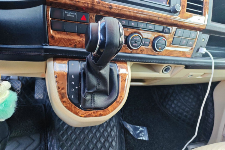 Volkswagen Caravelle 2018 immagine di auto #28