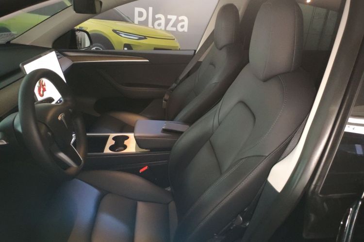 Tesla Model Y 2021 #28 Tesla Model Y 2021 car image #28