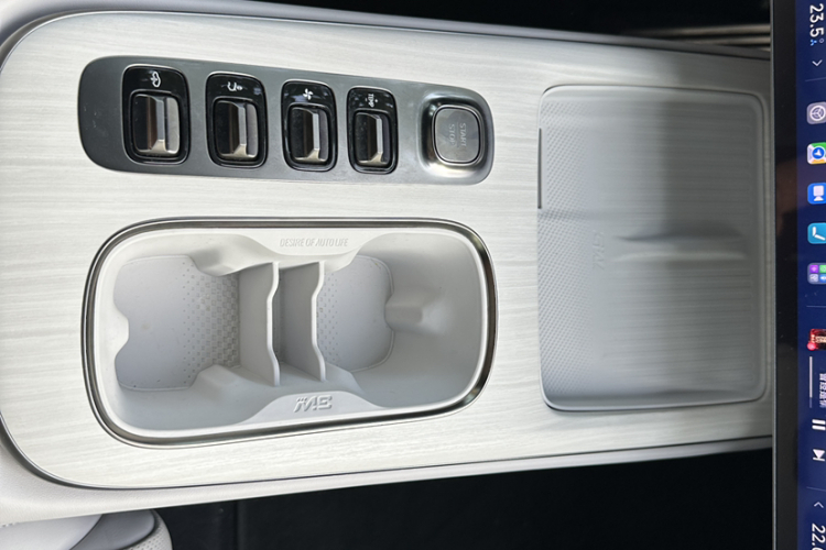 MI SU7 2025 car image #28