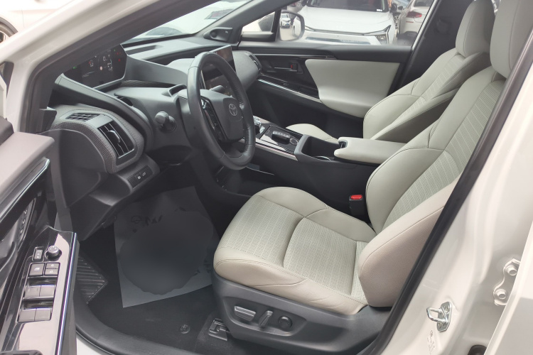 Toyota bZ4X 2022 immagine di auto #28