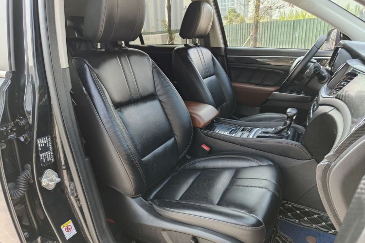 GAC Trumpchi GS7 2018 #28 GAC Trumpchi GS7 2018 car image #28