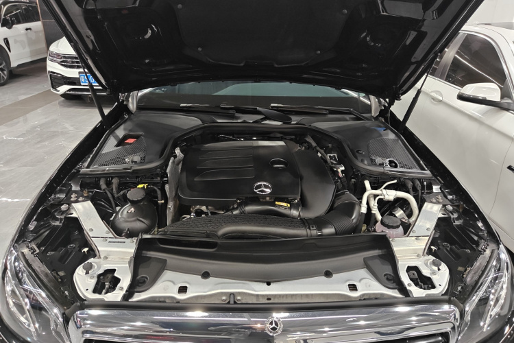 Mercedes-Benz E Class 2020 car image #28