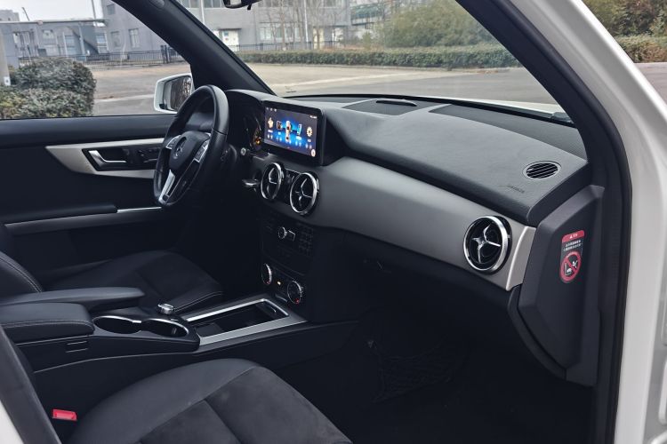 Mercedes-Benz GLK Class 2015 immagine di auto #28