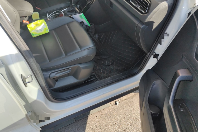 T-Roc 2019 car image #28