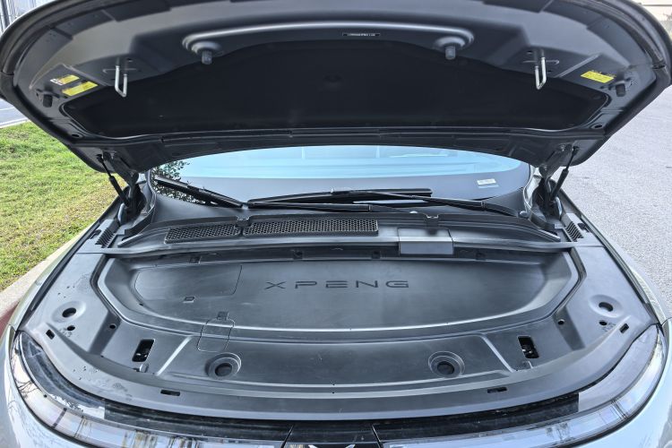 Xpeng G6 2023 صورة سيارة #28