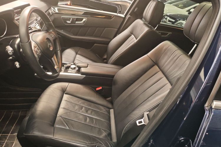 Mercedes-Benz E Class 2015 car image #28