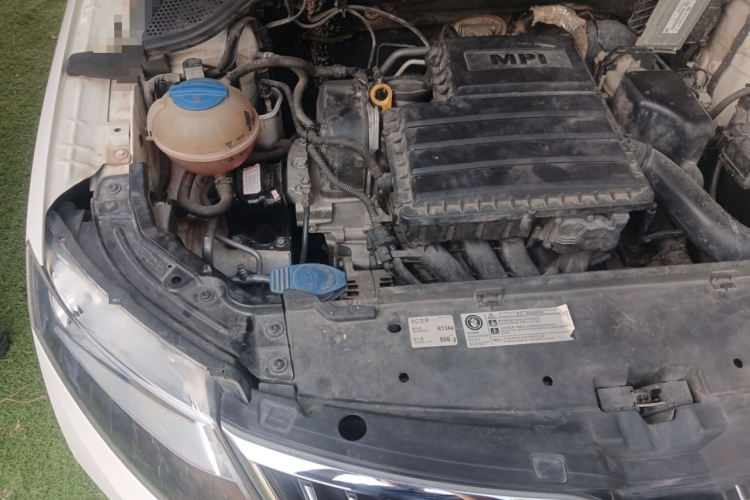 Skoda Rapid 2017 car image #28