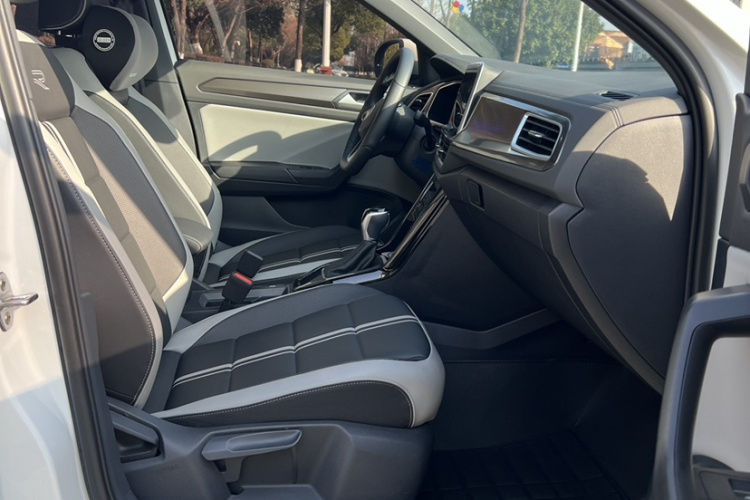 T-Roc 2024 #28 T-Roc 2024 immagine di auto #28