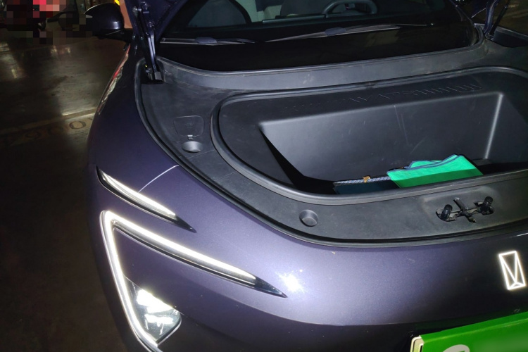 Avatr 12 2024 car image #28