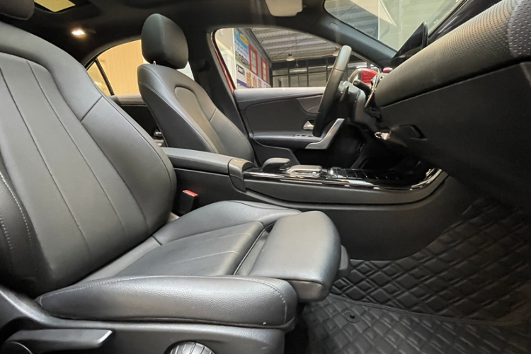 Mercedes-Benz A Class 2020 car image #28