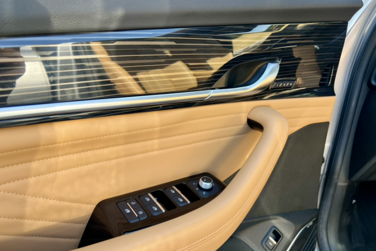 GEELY 2023 car image #28