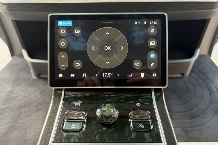 极氪 极氪009 2024 汽车图片 #28