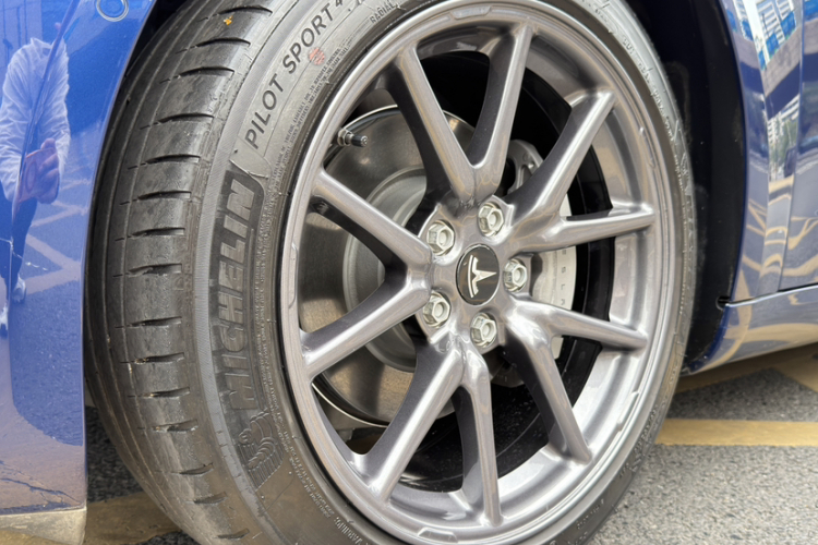 Tesla Model 3 2020 car image #28