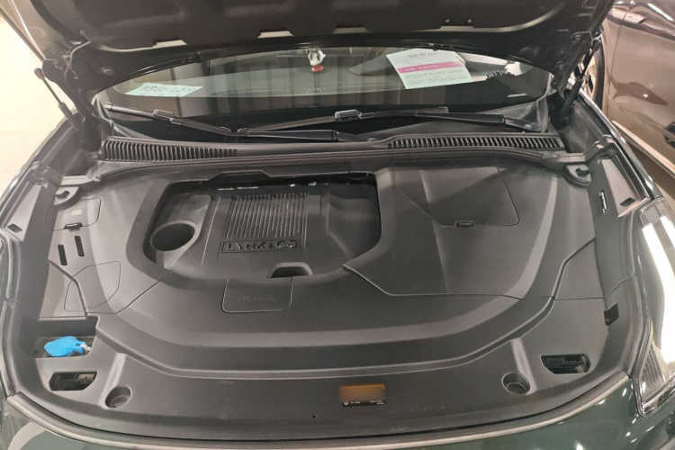 Lynk & Co 06 2023 car image #28