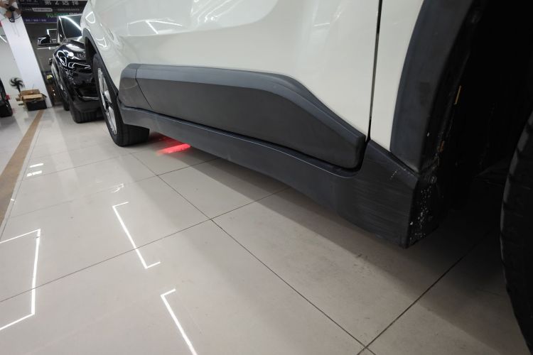 Toyota C-HR EV 2021 изображение автомобиля #28