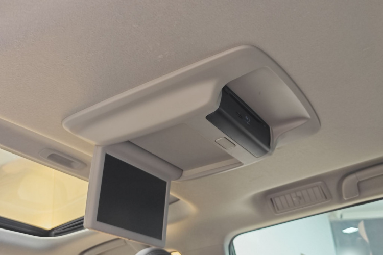 Toyota Land Cruiser Prado 2017 car image #28