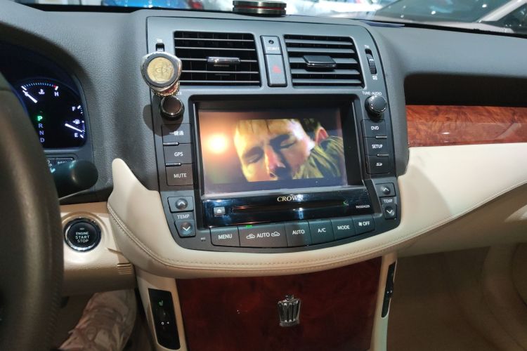 丰田 皇冠 2015 汽车图片 #28