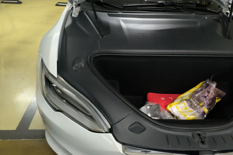 Tesla Model S 2020 car image #28