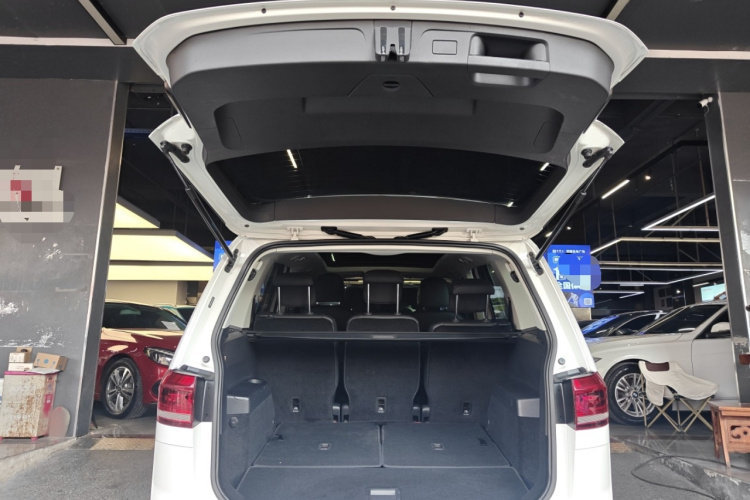 Volkswagen Touran 2019 #28 Volkswagen Touran 2019 car image #28