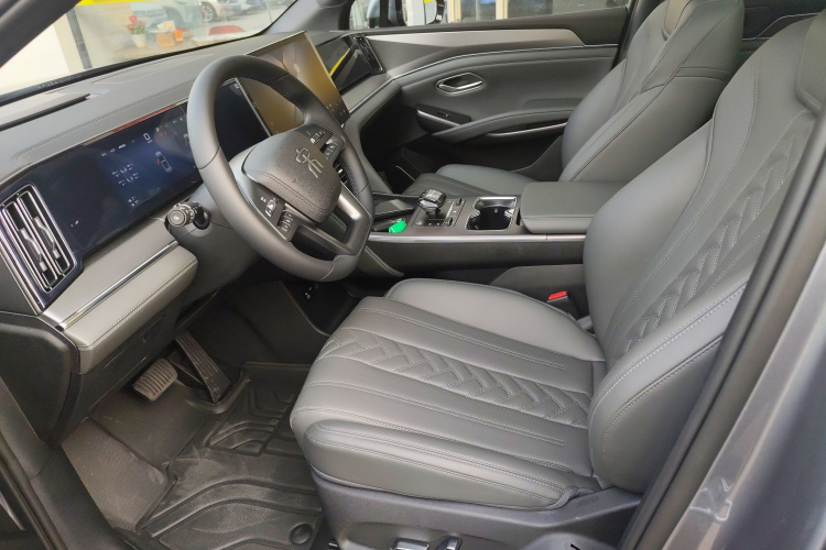 BYD SongL DM-i 2025 car image #28