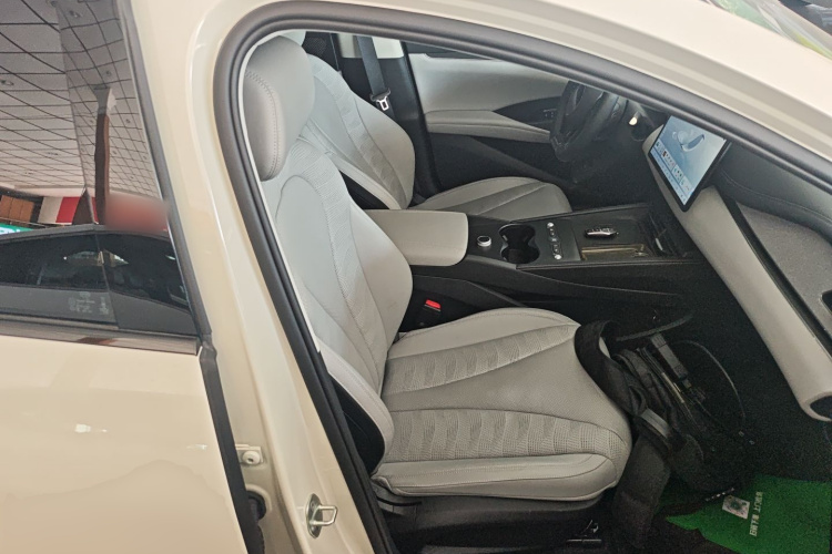 BYD Seal 06 DM-i 2025 #28 BYD Seal 06 DM-i 2025 immagine di auto #28