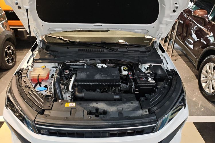 JAC A5 PLUS 2023 immagine di auto #28