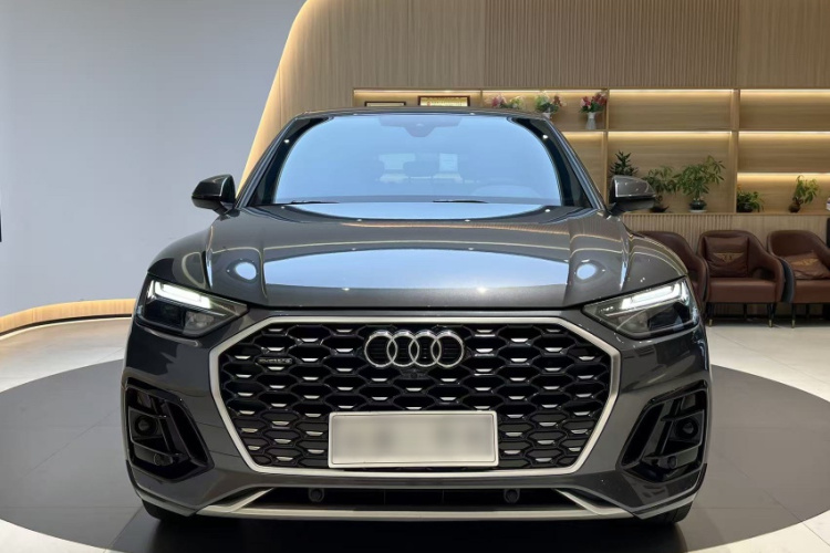 Audi Q5L Sportback 2023 immagine di auto #28
