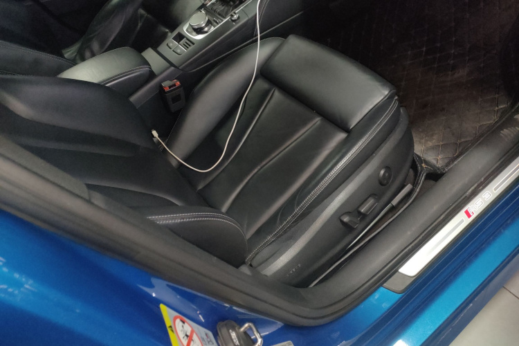 Audi RS 3 2019 car image #28