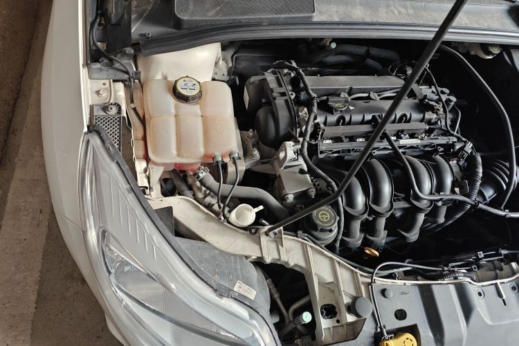 Ford Focus 2015 #28 Ford Focus 2015 car image #28