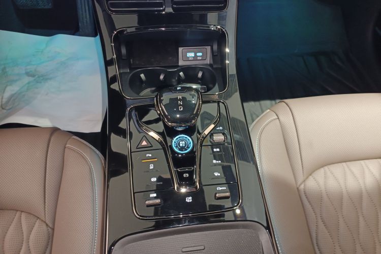 BYD Han 2024 #28 BYD Han 2024 car image #28