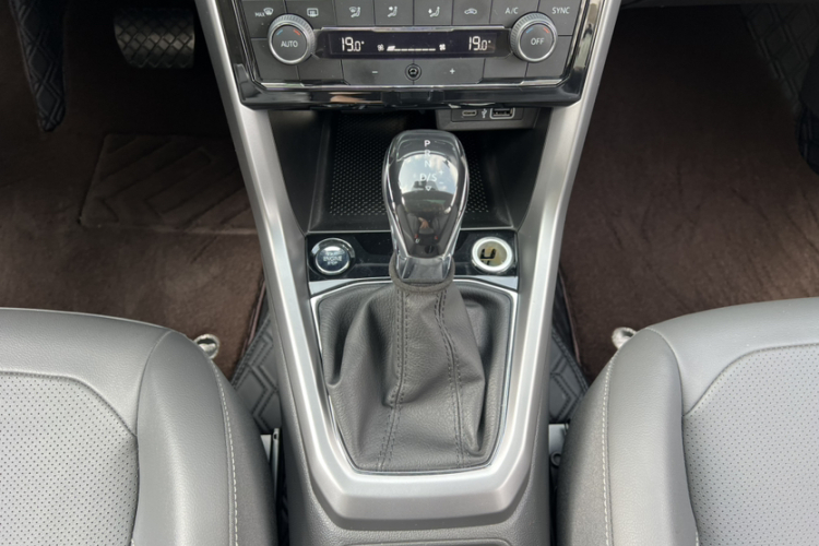 Volkswagen T-Cross 2021 #28 Volkswagen T-Cross 2021 car image #28