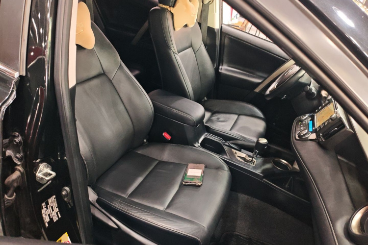 Toyota RAV4 2015 car image #28