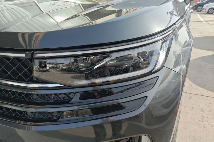 Volkswagen Tavendor 2023 immagine di auto #28