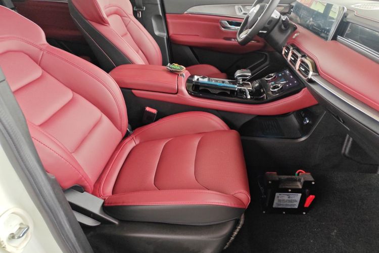 X70 PLUS 2020 car image #28