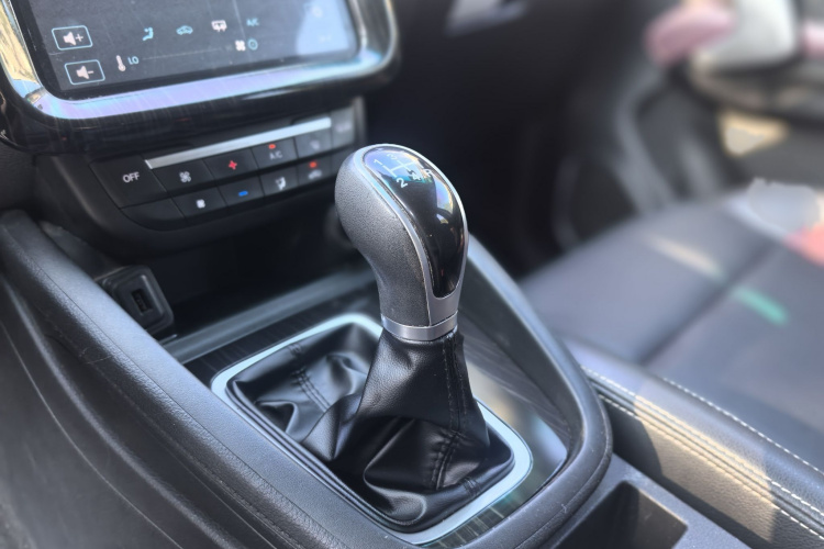 SWM斯威汽车 SWM斯威X7 2017 汽车图片 #28