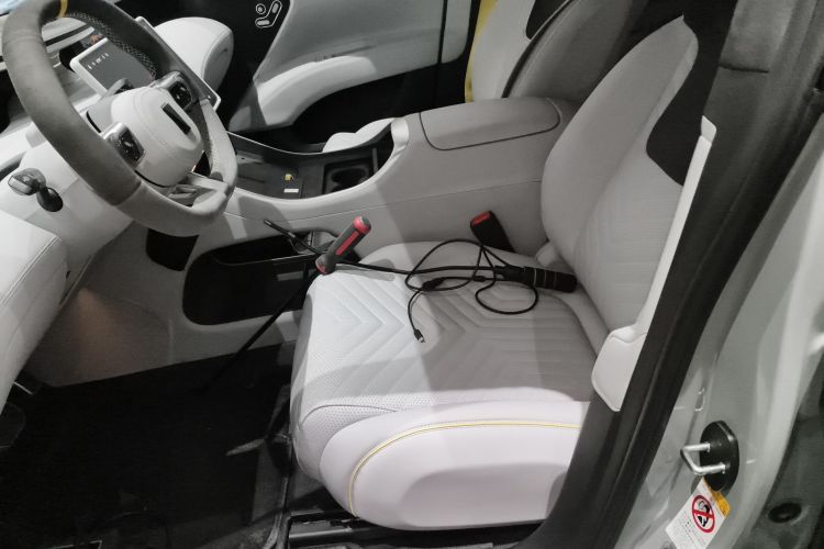 Avatr 11 2023 car image #28